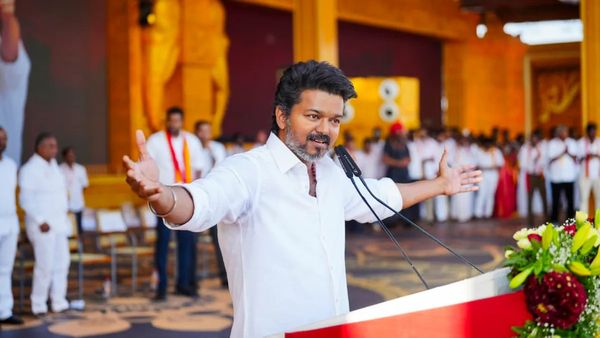 விஜய் டிக் அடித்த பெயர்கள்.. 80 பேருக்கு லக்.. முதல் கட்ட வேட்பாளர்கள் லிஸ்ட் ரெடி.. அதே ஜெ. ஸ்டைல்