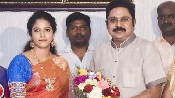 அமமுக முக்கிய நிர்வாகி கட்சியில் இருந்து நீக்கம்.. சசிகலாவை சந்தித்ததால் அதிரடி காட்டிய தினகரன்!