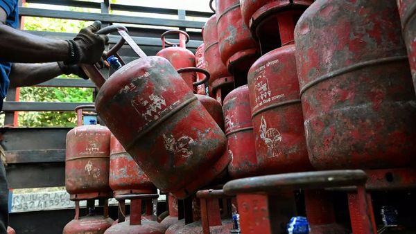 ஹோட்டல்களுக்கு குட் நியூஸ்..! 23ஆம் தேதி முதல் கூடுதல் வணிக சிலிண்டர்கள்.. மத்திய அரசு அறிவிப்பு!