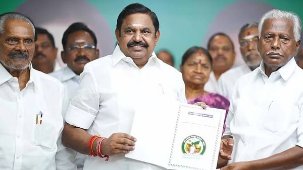 மதுக்கடைகள் படிப்படியாக மூடப்படும்.. 297 அறிவிப்புகள் அடங்கிய அதிமுக தேர்தல் அறிக்கையை வெளியிட்ட எடப்பாடி