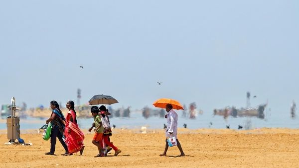 முடியல.. கொளுத்துது வெயில்! வெளியே போகாதீங்க! தமிழக சுகாதாரத்துறை வெளியிட்ட முக்கிய வார்னிங்!