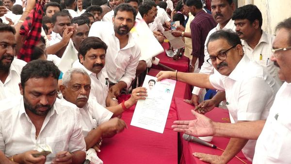 MLA சீட்டு கேட்கும் திமுக MP! அறிவாலயத்திற்கு ஊர்வலமாக அழைத்து வந்த நிர்வாகிகள்! நாமக்கல் பாலிடிக்ஸ்