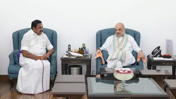 ஜெயலலிதா இருந்தா இப்படி நடக்குமா? மொத்தமாக கண்ட்ரோலை எடுத்த பாஜக..லிஸ்டோடு டெல்லிக்கு ஓடிய எடப்பாடி!