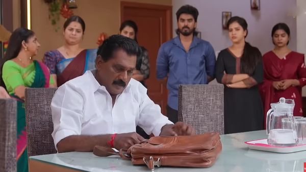 எதிர்நீச்சல் சீரியலில் என்ட்ரி கொடுக்கும் நடிகை தேவயானி? அதுவும் என்ன கேரக்டர் தெரியுமா? கதை தலைகீழாக போகுமா!