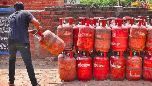 இரவோடு இரவாக மாறிய ரூல்ஸ்.. சமையல் கேஸ் சிலிண்டர் வாங்குவோருக்கு பெரிய ட்விஸ்ட்.. 2 முறை மாற்றம்