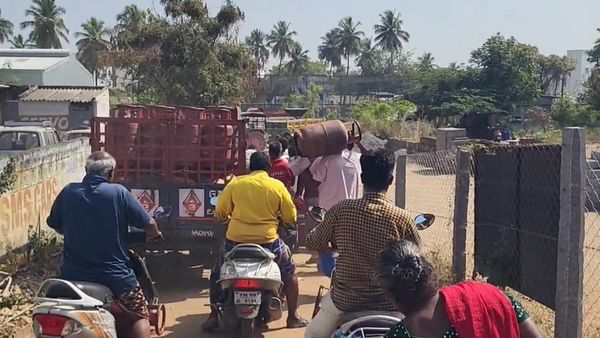 நாமக்கல் மாவட்டத்தில் சிலிண்டர் பெற KYC.. கேஸ் ஏஜென்சியில் மக்களுக்கு ட்விஸ்ட்