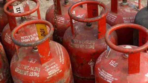 2 கேஸ் சிலிண்டர் இருக்கா? கேஸ் கனெக்ஷனில் செய்ய வேண்டிய ஒரு மாற்றம்.. இல்லாவிட்டால் ரத்தாக வாய்ப்பு