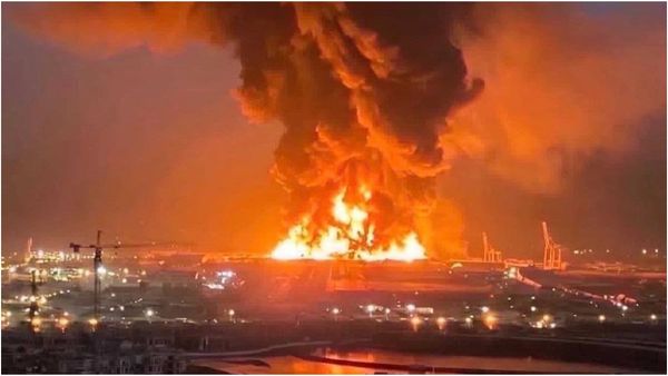 ஈராக்கில் அமெரிக்காவின் ராணுவ ஆயுத கிடங்கை தாக்கிய ஈரான்! மொத்தமும் சேதம்!