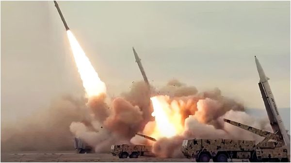 27வது அலை தாக்குதலை தொடங்கிய ஈரான்! மொத்த வளைகுடாவும் பதறுது.. சிக்கலில் அமெரிக்கா!