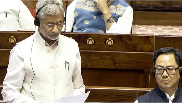 வளைகுடா போர்.. மோடி உன்னிப்பாக கவனிக்கிறார்! இந்தியர்களின் பாதுகாப்பு குறித்து ஜெய்சங்கர் விளக்கம்