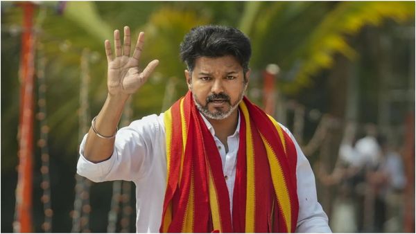 கரூர் வழக்கு.. டெல்லிக்கு கூப்பிடும் சிபிஐ! விஜய் ஆஜராவது சந்தேகம்தான்