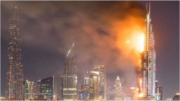 துபாய் ஏர்போர்ட் மீது தாக்குதல்.. இந்தியர் ஒருவர் உட்பட 4 பேர் காயம்! உச்சத்தை எட்டும் ஈரான் போர்