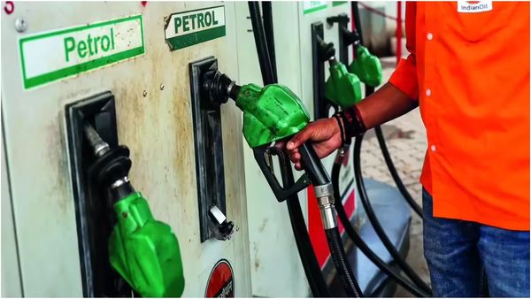 அதிகாலையில் வந்த அறிவிப்பு! மோடியே சொன்னாலும்.. குறையாத பெட்ரோல், டீசல் விலை!