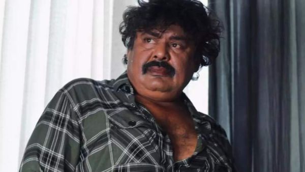 முட்டி மோதியும் கண்டுகொள்ளாத திமுக, அதிமுக.. 4 தொகுதிகளில் மன்சூர் அலிகான் தனித்துப் போட்டி!