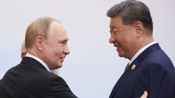 ஈரான் போரில் உள்ளே வரும் சீனா, ரஷ்யா.. மறைமுக உதவி? கூட்டி கழிச்சு பாருங்க கணக்கு சரியா வரும்!