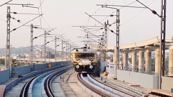 வேளச்சேரி -பரங்கிமலை பறக்கும் ரயில் நாளை தொடக்கம்.. சென்னை மக்கள் அறிய வேண்டிய அட்டவணை