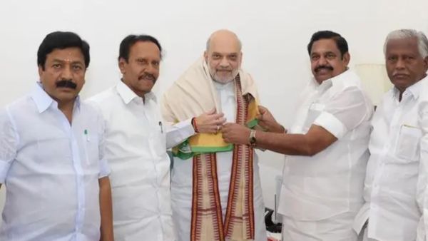 டெல்லியில் அமித் ஷா உடன் எடப்பாடி பழனிசாமி சந்திப்பு.. தொகுதிப் பங்கீடு தொடர்பாக பேச்சு!