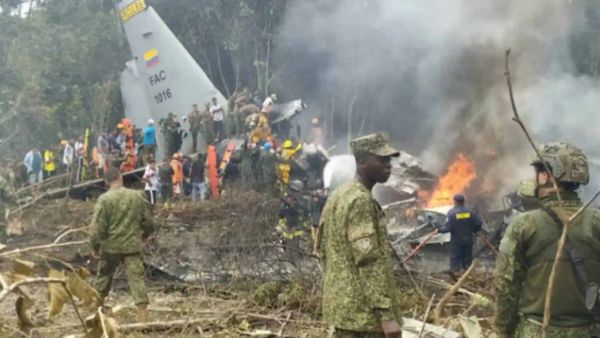 ராணுவ விமானம் கோர விபத்து.. வானில் இருந்து தரையில் மோதியதில் 34 வீரர்கள் பலி.. கொலம்பியாவில் சோகம்