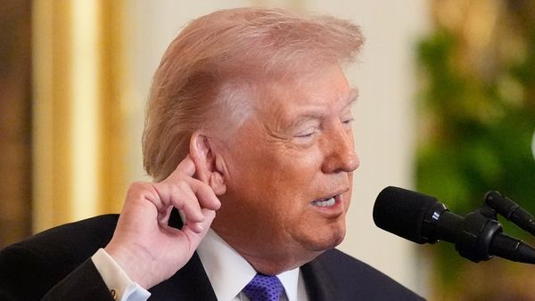 வெறும் 20 நிமிடங்களில் ரூ.840 கோடி லாபம்.. டிரம்ப்பால் போரை வைத்து பணம் பார்க்கும் மர்ம டிரேடர்!