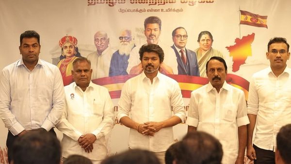 தவெகவில் விஜய்க்கு அடுத்ததாக அதிக சொத்து உள்ள நபர் இவரா? அதுவும் இத்தனை கோடி! ஆச்சரியத்தில் நெட்டிசன்கள்