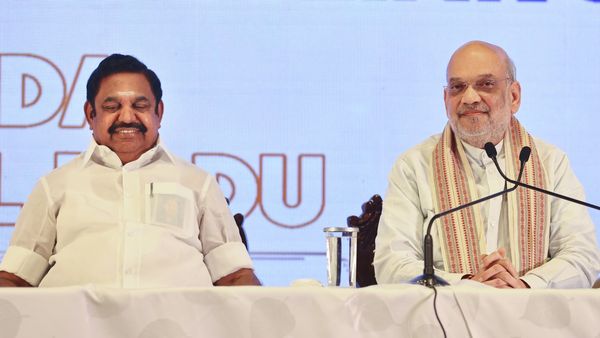 அதிமுக ஆட்சி இல்லையாம்.. 