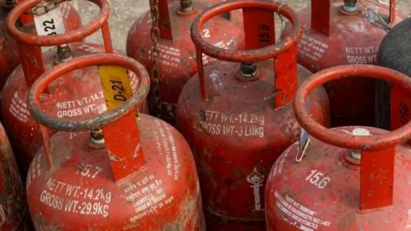 10 நாள் ஆகியும் வராத கேஸ் சிலிண்டர்: சென்னையில் இல்லத்தரசிகள் கடும் அவதி.. புக்கிங் செய்துமா?