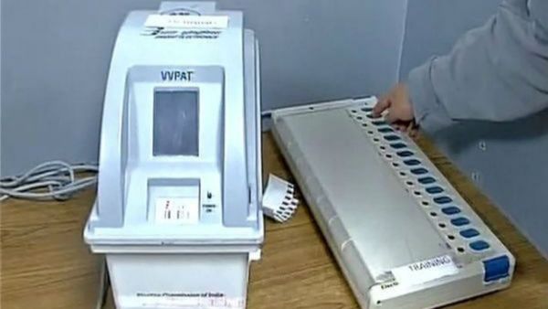 EVM இயந்திரத்தில்.. வேட்பாளர்களின் பெயர் வரிசை தீர்மானிக்கப்படுவது எப்படி? சுவாரசிய தகவல்!