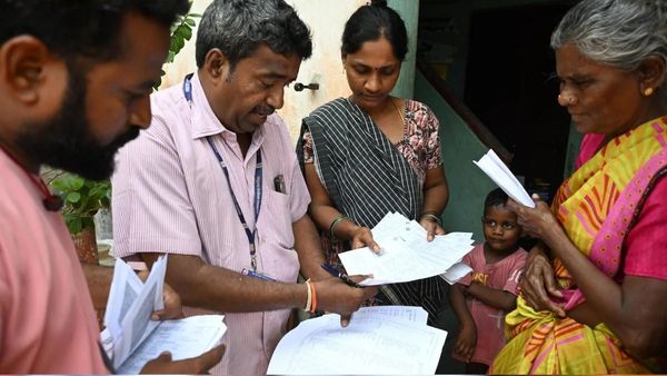 பூத் சிலிப் இல்லாமல் ஓட்டு போட முடியுமா? வாக்காளர்களுக்கு தேர்தல் ஆணையம் முக்கிய அறிவிப்பு