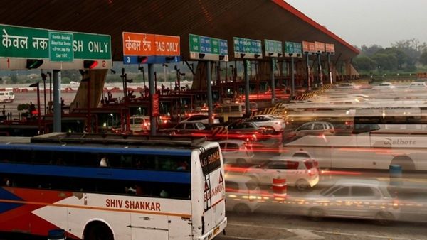 டோல்கேட்டில் இனி நிற்க வேண்டாம்! டிசம்பருக்குள் அமலுக்கு வரும் புதிய வசதி! வாகன ஓட்டிகளுக்கு நிம்மதி