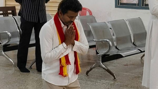 சர்ச்சுக்குள் கட்சி துண்டு அணிந்து சென்ற விஜய்! நடத்தை விதி மீறல் வழக்கு பாய்கிறது.. என்ன தண்டனை?