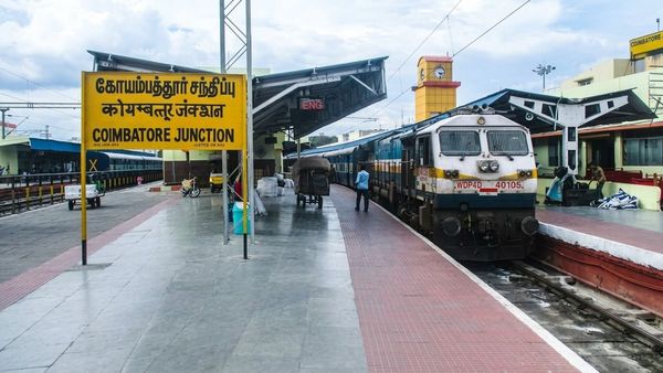 யூடியூபரை பார்க்க கோவை டூ சென்னை.. 4 பள்ளி மாணவிகள் செயல்.. பெற்றோர் அறிய வேண்டிய பாடம்