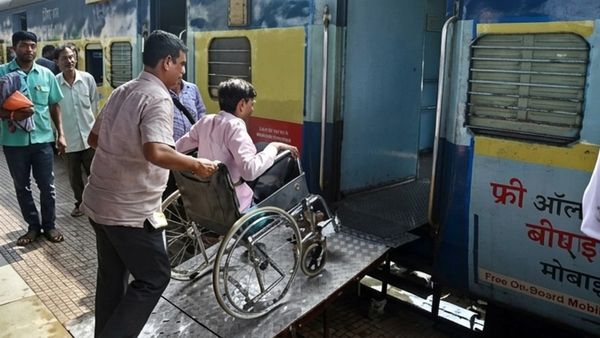 அன்ரிசர்வ்டு பெட்டிக்கு புதிய ரூல்ஸ்! இனிமே இந்த கார்டு இருந்தாலே போதும்.. ரயில்வே மாஸ் வசதி