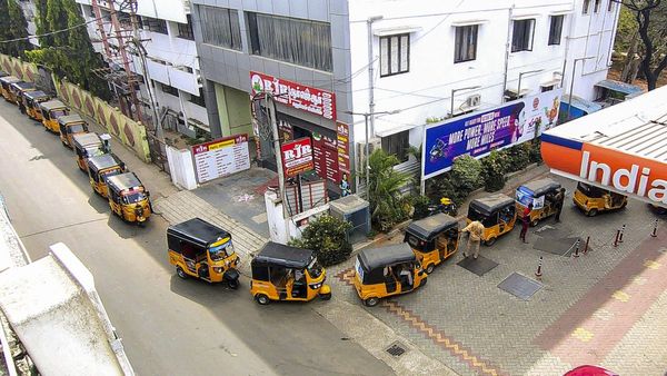 சென்னையில் முடங்கும் ஆட்டோ சேவை? எரிபொருள் இல்லாமல் திணறும் டிரைவர்கள்! பெங்களூரிலும் நிலைமை மோசம்