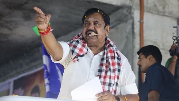 “வீட்டுச் சிறையில் கருணாநிதி? அதிமுக ஆட்சி அமைந்ததும் விசாரித்து தண்டனை கொடுப்போம்”- எடப்பாடி பேச்சு