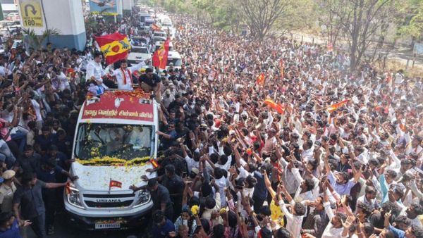 விஜய்யை பார்க்க வீட்டில் சொல்லாம கொள்ளாம வந்த பெண்ணுக்கு ஏற்பட்ட சோகம்.. 5 பவுன் செயின் திருட்டு!