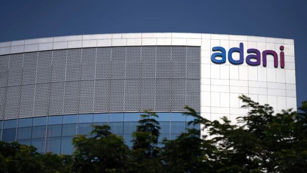 ₹14,535 கோடி டீல்: அதானிக்கு வழிவிடும் ஜெய்பிரகாஷ் அசோசியேட்ஸ் - வேதாந்தா போட்ட முட்டுக்கட்டை!
