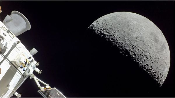 மனிதகுல வரலாற்றில் மகத்தான சாதனை.. நிலவின் மறுபக்கத்தை அடைந்த விண்வெளி வீரர்கள்! அசத்திய நாசா!