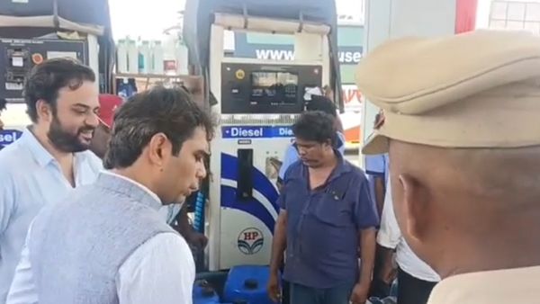 புதுச்சேரி பிராந்தியமான ஏனாமிற்கு பெட்ரோல்-டீசல் வாங்க படையெடுக்கும் ஆந்திர மக்கள்.. அதிரடி உத்தரவு