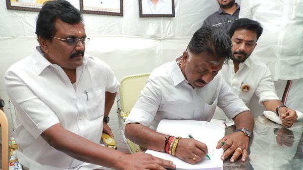 2021 vs 2026.. அடியோடு மாறிய ஓ பன்னீர்செல்வம் சொத்து மதிப்பு.. மகன்கள் தந்த 3 கோடி கடன்