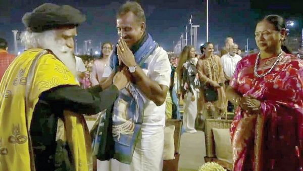 கோவை ஈஷா யோகா மையத்தில் எஸ்.பி.வேலுமணியுடன் பேசியது என்ன? உடைத்து பேசிய பிரேமலதா