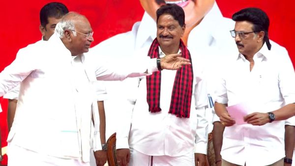 பாதியில் கிளம்பிய கார்கே.. கிருஷ்ணகிரியில் ஸ்டாலின் பேச தொடங்கியதும் நடந்த சம்பவம்.. என்னாச்சு?