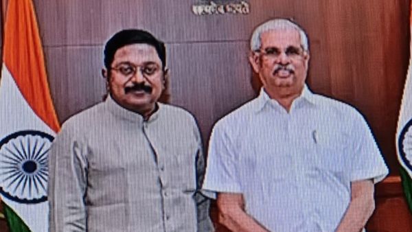 தமிழகத்தில் குதிரை பேரம்! என்னுடைய எம்எல்ஏவை காணவில்லை! ஆளுநரை சந்தித்து புகாரளித்த டிடிவி தினகரன்
