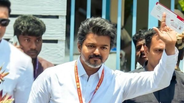 திமுக, அதிமுக கூட்டணி சேர்ந்தால் 108 எம்எல்ஏக்களும் ராஜினாமா.. தவெக பகீர் திட்டம்!
