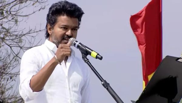திருச்சி கிழக்கு, பெரம்பூர் இரண்டிலும் விஜய் வெற்றிமுகம்.. எதை ராஜினாமா செய்வார்? வெளியான தகவல்?