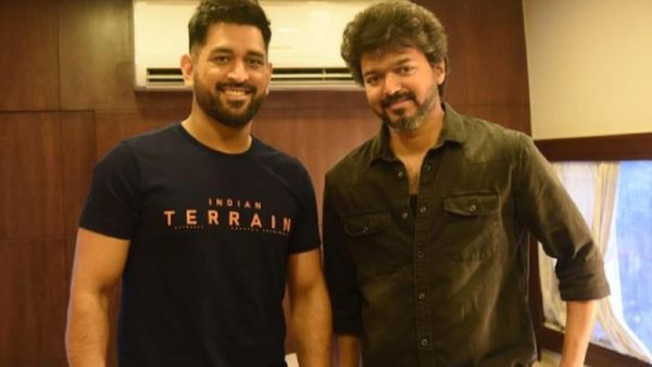 விஜய் வெற்றிக்கு தோனி காரணமாம்.. இது என்ன புதுசா இருக்கு.! நெட்டிசன்கள் சொல்வதை கேளுங்க