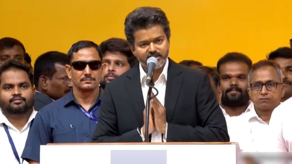 போக 17! வர 17! நீலாங்கரை வீட்டிலிருந்து போயஸ் கார்டனுக்கு ஷிப்டாகிறாரா விஜய்? உளவு துறை பிளான் என்ன?