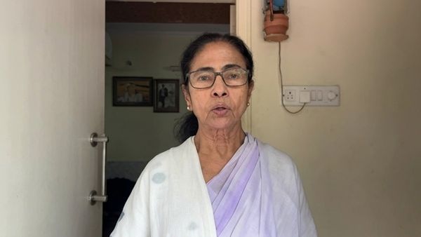 நான் தேர்தலில் தோற்கவில்லை.. ராஜினாமா செய்ய மாட்டேன்.. மேற்கு வங்கத்தில் புயலை கிளப்பும் மம்தா