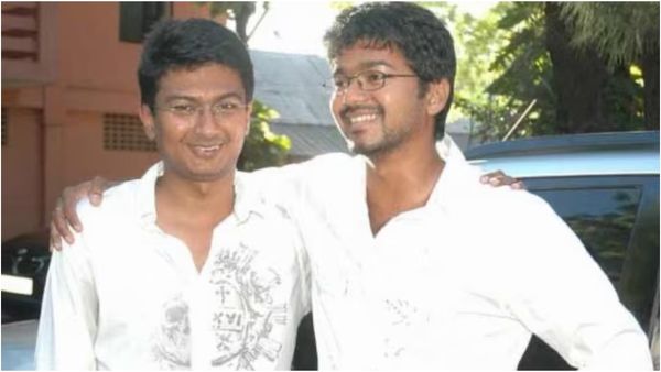 சோஷியல் மீடியாவில் டிரெண்டான விஜய்-உதயநிதியின் பழைய போட்டோ! இதை கவனிச்சீங்களா!