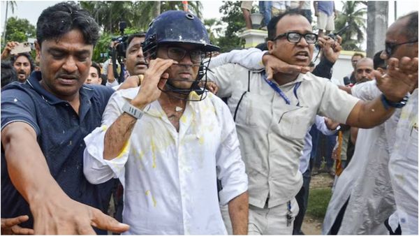 திரிணாமுல் எம்பிகள் மீது தொடர் தாக்குதல்.. பாஜகதான் காரணமா? வெளியான ஷாக் தகவல்!