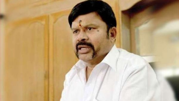  4 தலைவர்களின் வாரிசுகள் ரகசிய சந்திப்பு.. CCTV ஆதாரம் இருக்கு.. குறிவைத்து அடித்த கேசி பழனிசாமி!